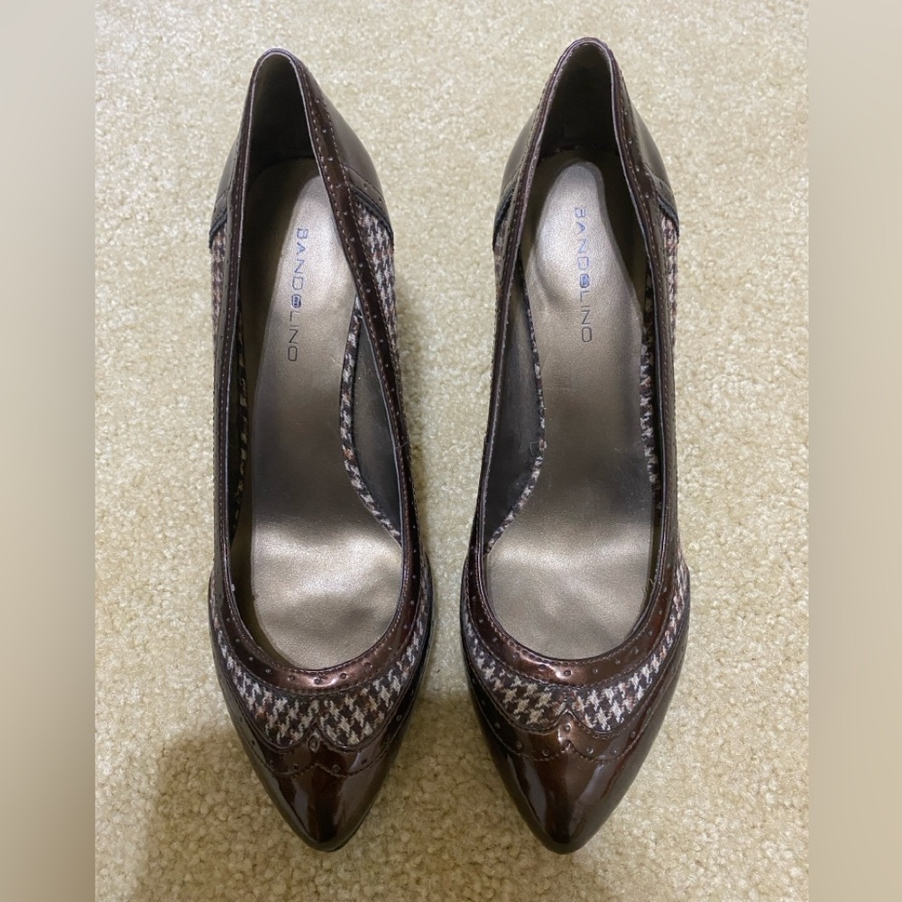 Bandollino wing tip heels